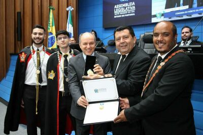 Imagem da notícia Deputado Júnior Mochi fortalece a juventude e lidera homenagem à Ordem DeMolay na ALEMS
